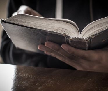 contempler dans la Bible la relation intime qui unit Jésus à son Père